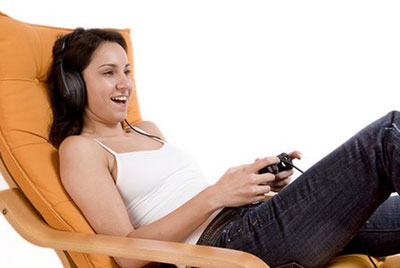 woman-playing-PS4-games